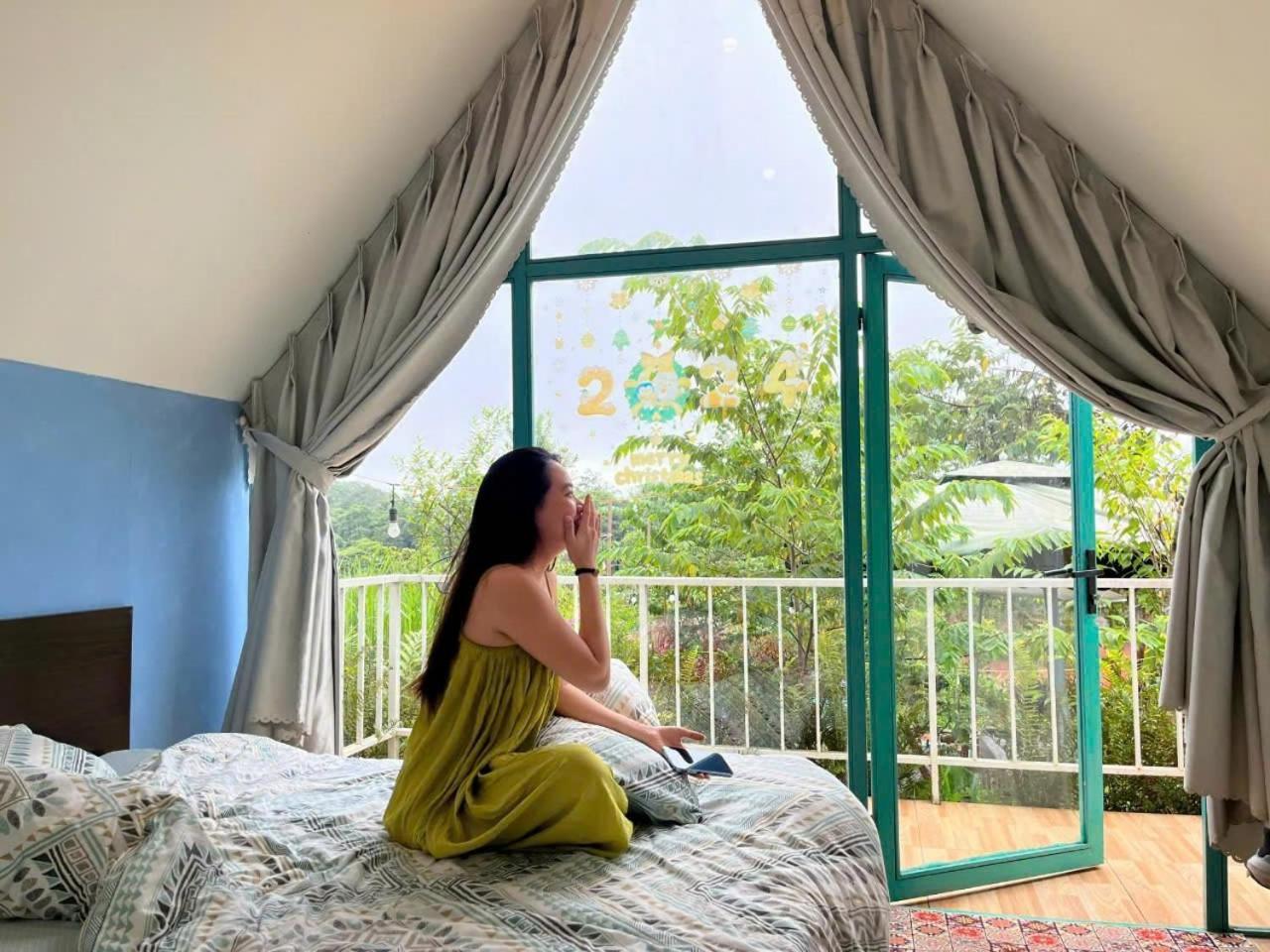 Paradiso Homestay Mangden Kon Von Kla Bagian luar foto